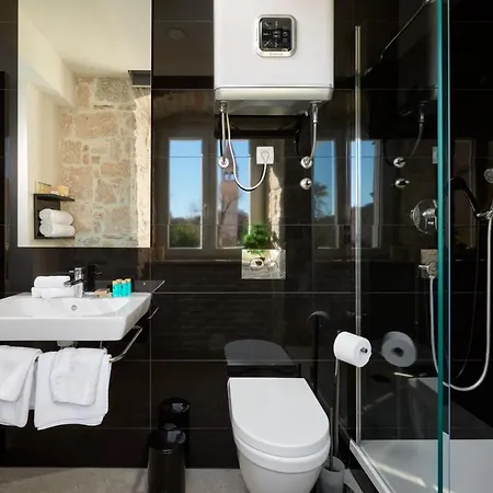 Bernardi Guest house 4*