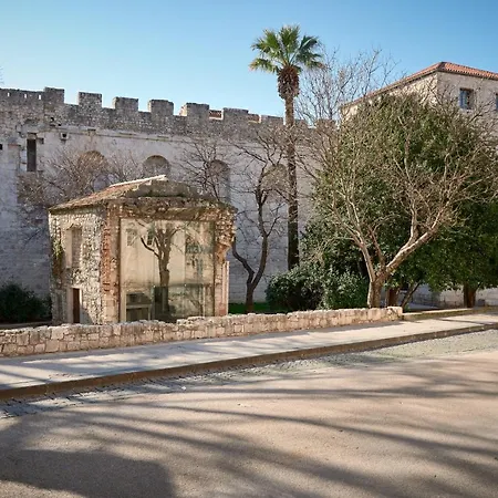 Bernardi Guest house 4*